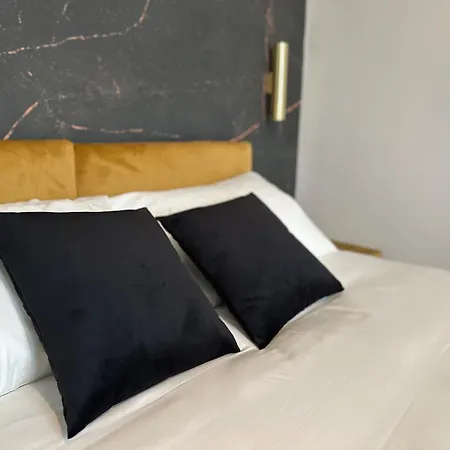 Maison Laurent * Milaan